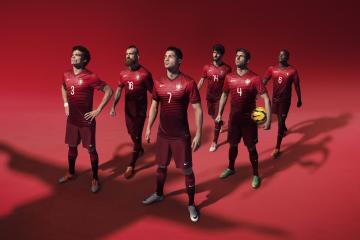 莎拉波娃迎来二十赛季出色发挥，雄鹿观众热烈欢呼！比赛高潮迭起